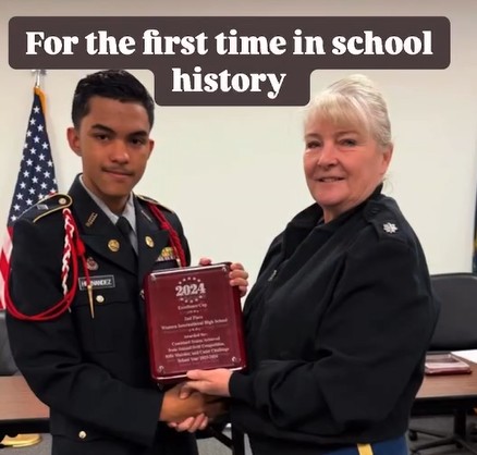  Western Cadet accepts prestigious award